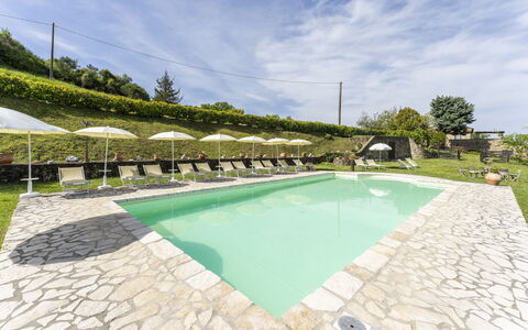 Marcigliana Cottage, Pool, Radicondoli: Wolk, Lucht, Water, Eigendom, Fabriek, Zwembad, Gebouw, Schaduw, Boom, Vrije Tijd
