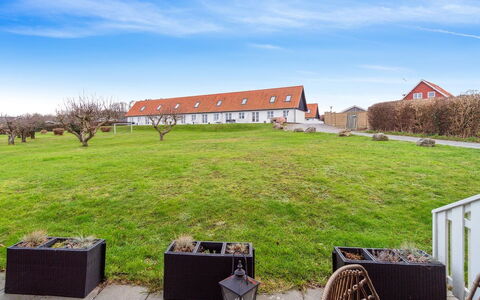 Jesper - 350M from the Sea: Lucht, Gras, Plain, Land Lot, Groundcover, Gazon, Tuin, Werf, Landscaping, Weide