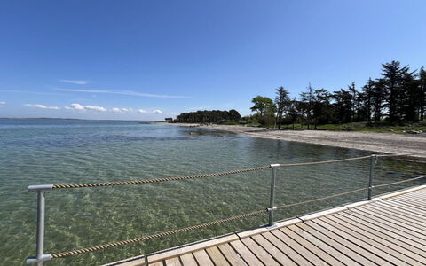 Zezilie - 125M from the Sea: Meubilair, Interieur Ontwerp, Flooring, Verdieping, Plafond, Kamer, Stoel, Tafel, Appartement, Keuken En Eettafel