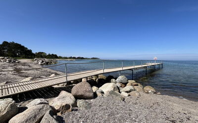 Zezilie - 125M from the Sea