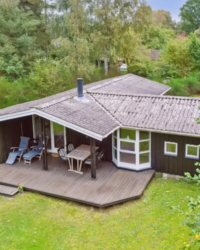 Zezilie - 125M from the Sea