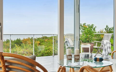 Kaleva - 100M from the Sea: Meubilair, Interieur Ontwerp, Flooring, Verdieping, Plafond, Kamer, Stoel, Tafel, Appartement, Keuken En Eettafel