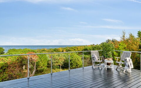 Kaleva - 100M from the Sea: Meubilair, Interieur Ontwerp, Flooring, Verdieping, Plafond, Kamer, Stoel, Tafel, Appartement, Keuken En Eettafel