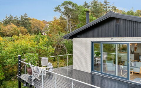 Kaleva - 100M from the Sea: Meubilair, Interieur Ontwerp, Flooring, Verdieping, Plafond, Kamer, Stoel, Tafel, Appartement, Keuken En Eettafel