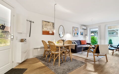 Franca - 75M from the Sea: Hout, Meubilair, Appartement, Kamer, Plafond, Beits, Stoel, Hardwood, Vernis, Timmerhout