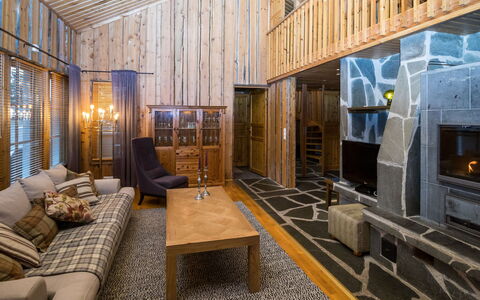 Villa Kajo: Hout, Plafond, Interieur Ontwerp, Flooring, Bankstel, Verdieping, Architectuur, Woonkamer, Meubilair, Huis
