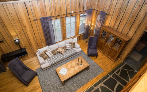Villa Kajo: Flooring, Interieur Ontwerp, Verdieping, Meubilair, Hout, Bankstel, Woonkamer, Houten Vloer, Plafond, Kamer