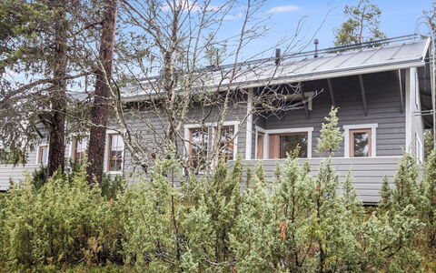 Villa Kajo: Struik, Huis, Huis, Verblijf, Land Lot, Siding, Groundcover, Tuin, De Lente, Landgoed