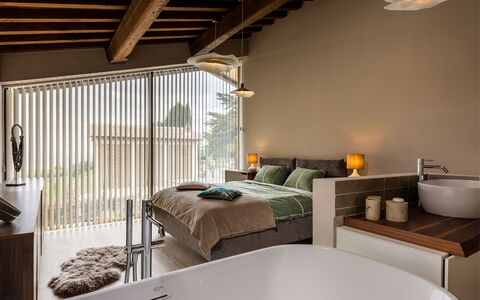 Melaiolo Modern Apartment With Pool, Montaione, To: Interieur Ontwerp, Meubilair, Muur, Plafond, Flooring, Kamer, Verdieping, Slaapkamer, Verlichting, Bed