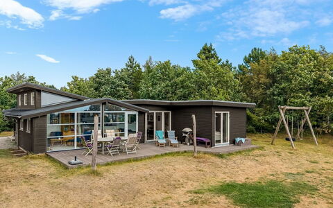 Veetrikki - 350M from the Sea: Huis, Huis, Verblijf, Dak, Deur, Siding, Landgoed, Veranda, Garden Gebouwen, Werf