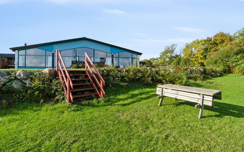 Veli - 300M from the Sea: Hout, Huis, Veranda, Dek, Hardwood, Dak, Beits, Houten Vloer, Eco Hotel