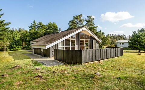 Skrollan - 200M to the Fjord: Dak, Huis, Huis, Verblijf, Deur, Siding, Dek, Veranda, Plank, Hardwood