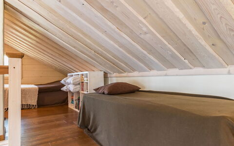 Nuottarinne: Meubilair, Interieur Ontwerp, Flooring, Verdieping, Tafel, Plafond, Keuken En Eettafel, Verlichting, Stoel, Huis