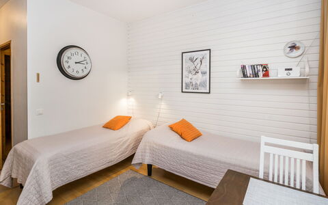 Rautulampi G14: Flooring, Hout, Verdieping, Interieur Ontwerp, Plafond, Slaapkamer, Meubilair, Kamer, Bed, Houten Vloer