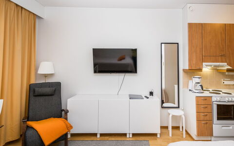 Rautulampi G14: Meubilair, Interieur Ontwerp, Flooring, Verdieping, Hout, Kamer, Verlichting, Bankstel, Tafel, Woonkamer