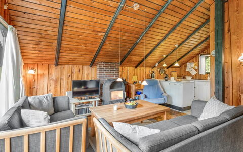Amila - 30Km from the Sea: Blauw, Zwembad, Meubilair, Buitenmeubels, Toevlucht, Stoel, Schaduw, Eco Hotel, Bloempot