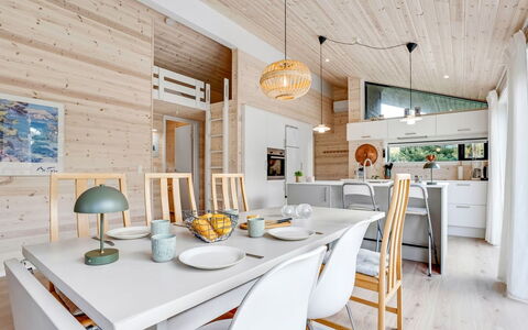Aruna - 550M from the Sea: Dak, Huis, Huis, Verblijf, Deur, Siding, Dek, Veranda, Plank, Hardwood