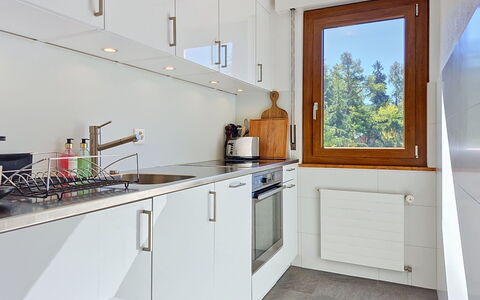 La Verdure Est N°22: Keuken, Countertop, Toestel Van De Keuken, Flooring, Major Appliance, Interieur Ontwerp, Hout, Cabinetry, Verdieping, Huishoudapparatuur
