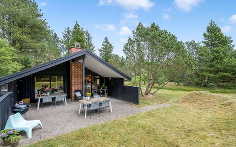Regine - 1.1Km to the Fjord: Huis, Verblijf, Huis, Dak, Landelijk Gebied, Groundcover, Boerderij, Garden Gebouwen, Tuin, Siding