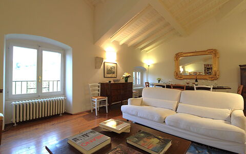 Il Vigneto, Verona, Pool, Wifi: Bankstel, Fotolijst, Meubilair, Comfort, Gebouw, Hout, Tafel, Woonkamer, Flooring, Venster