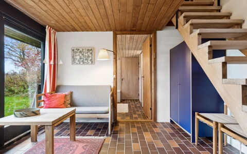 Adelbert - 600M to the Fjord: Meubilair, Interieur Ontwerp, Appartement, Flooring, Verdieping, Tafel, Stoel, Kamer, Huis, Keuken En Eettafel