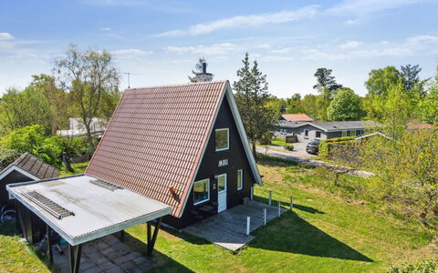Edgar - 300M from the Sea: Hout, Dak, Huis, Verblijf, Deur, Huis, Siding, Land Lot, Garden Gebouwen, Schuur