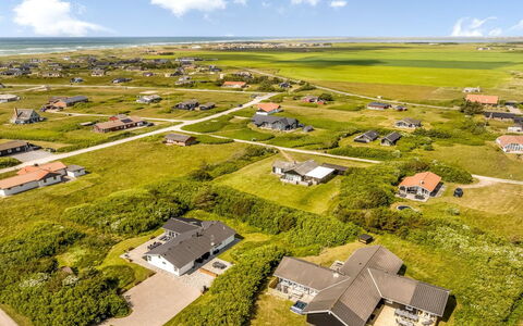 Eftim - 500M from the Sea: Bergachtig Landvormen, Berg, Heuvel, Bergketen, Heuvel Station, Menselijke Nederzetting, Stedelijk Ontwerp, Alpen, Vallei, Top