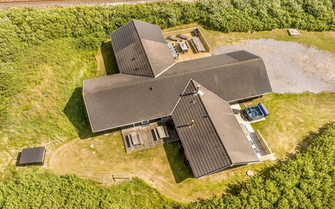 Eftim - 500M from the Sea: Bergachtig Landvormen, Berg, Heuvel, Bergketen, Heuvel Station, Menselijke Nederzetting, Stedelijk Ontwerp, Alpen, Vallei, Top