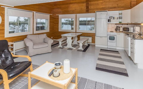 Onnimanni: Hout, Verdieping, Hardwood, Plafond, Beits, Houten Vloer, Plank, Daylighting, Woonkamer, Zolder