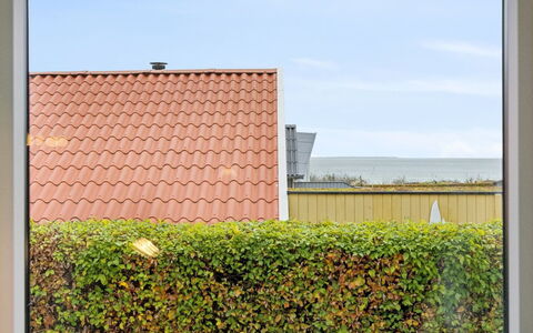 Lio - 200M from the Sea: Meubilair, Interieur Ontwerp, Flooring, Verdieping, Plafond, Kamer, Stoel, Tafel, Appartement, Keuken En Eettafel