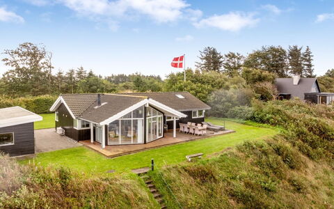 Næwe - 10M to the Fjord: Bergachtig Landvormen, Berg, Heuvel, Bergketen, Heuvel Station, Menselijke Nederzetting, Stedelijk Ontwerp, Alpen, Vallei, Top