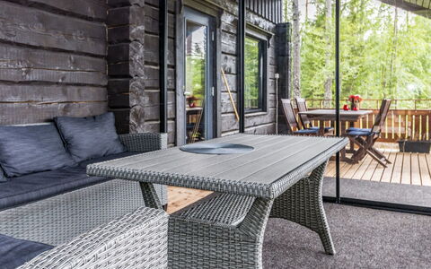 Sorolanniemi: Meubilair, Stoel, Buitenmeubels, Tafel, Hout, Buitentafel, Keuken En Eettafel, Schaduw, Tuin, Paraplu