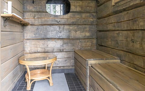 Sorolanniemi: Meubilair, Stoel, Buitenmeubels, Tafel, Hout, Buitentafel, Keuken En Eettafel, Schaduw, Tuin, Paraplu