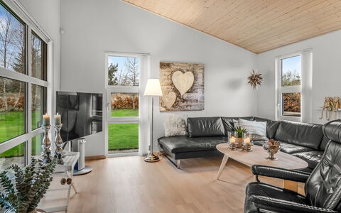 Maunu - from the Sea: Interieur Ontwerp, Hout, Flooring, Bankstel, Woonkamer, Plafond, Houten Vloer, Verdieping, Meubilair, Huis