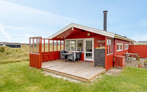Sannie - 500M from the Sea: Meubilair, Interieur Ontwerp, Flooring, Verdieping, Plafond, Kamer, Stoel, Tafel, Appartement, Keuken En Eettafel