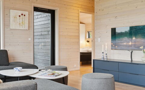 Ehmi - 750M from the Sea: Flooring, Hout, Verdieping, Houten Vloer, Huis, Interieur Ontwerp, Meubilair, Woonkamer, Hardwood, Plafond