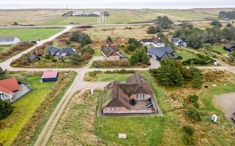 Madsen - from the Sea: Bergachtig Landvormen, Berg, Heuvel, Bergketen, Heuvel Station, Menselijke Nederzetting, Stedelijk Ontwerp, Alpen, Vallei, Top