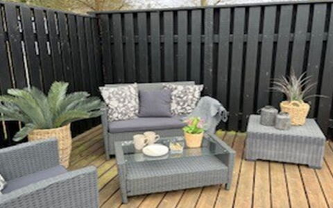 Elvin - 2Km from the Sea: Meubilair, Buitenmeubels, Bloempot, Hardwood, Dek, Beits, Patio, Kussen, Kamerplant, Tuin