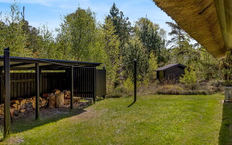 Einari - 1.2Km from the Sea: Huis, Dak, Huis, Verblijf, Schuur, Garden Gebouwen, Siding, Werf, Blokhut, Hut