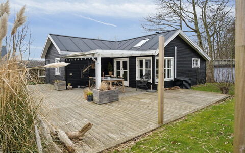 Aksinja - 700M from the Sea: Huis, Huis, Dak, Woongebied, Verblijf, Landgoed, Boerderij, Gazon, Landscaping, Siding