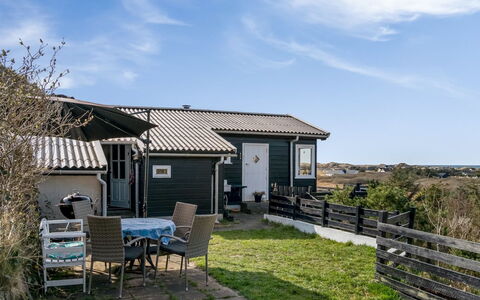 Sella - 600M from the Sea: Huis, Dak, Huis, Verblijf, Land Lot, Veranda, Deur, Siding, Werf, Landgoed