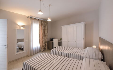 Villa Adriatica Near Ostuni Puglia: Gebouw, Meubilair, Comfort, Hout, Verlichting, Textiel, Schaduw, Huis, Bed Frame