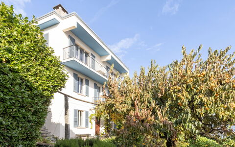 Egner- Apt.panorama: Blauw, Dag, Struik, Woongebied, Huis, Appartement, Balkon, Landgoed, Condominium, Werf