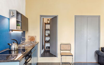 Egner- Apt.steintisch 361.3: Meubilair, Wastafel, Cabinetry, Countertop, Gootsteen, Hout, Verdieping, Flooring, Toestel Van De Keuken, Woonkamer