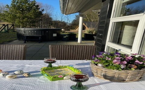 Frederikka - 1.9Km from the Sea: Meubilair, Tafel, Stoel, Buitenmeubels, Buitentafel, Tuin, Schaduw, Backyard, Outdoor Structuur, Keuken En Eettafel