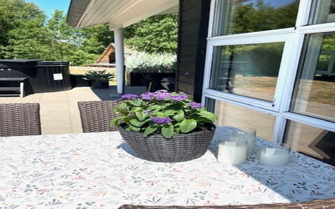 Frederikka - 1.9Km from the Sea: Meubilair, Stoel, Tafel, Buitenmeubels, Buitentafel, Bloempot, Schaduw, Koffietafel, Tuin, Patio