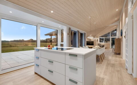 Corina - 850M to the Fjord: Flooring, Interieur Ontwerp, Hout, Plafond, Verdieping, Countertop, Keuken, Lichte Inrichting, Meubilair, Cabinetry