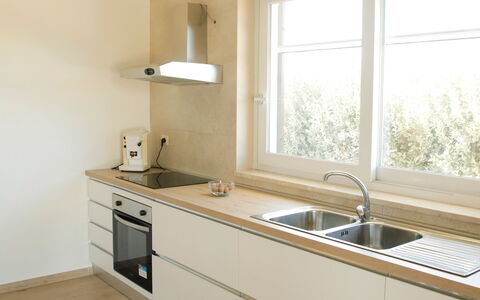 Villa Mariarosaria - Dimora Esclusiva con Piscina: Keuken, Countertop, Interieur Ontwerp, Flooring, Muur, Hout, Verdieping, Toestel Van De Keuken, Plafond, Cabinetry
