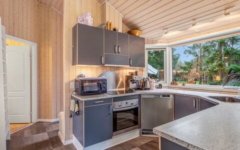 Ensio - 800M from the Sea: Hout, Huis, Veranda, Dek, Hardwood, Dak, Beits, Houten Vloer, Eco Hotel
