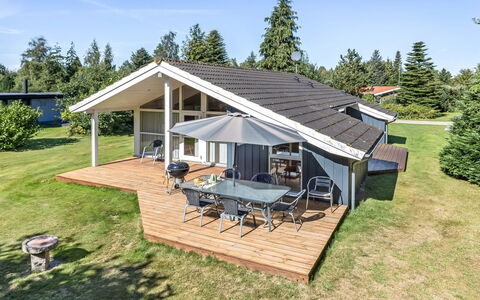 Ensio - 800M from the Sea: Hout, Huis, Veranda, Dek, Hardwood, Dak, Beits, Houten Vloer, Eco Hotel
